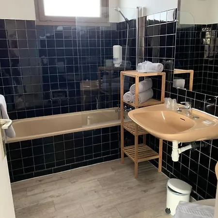 Hotel Le Canetois 2*