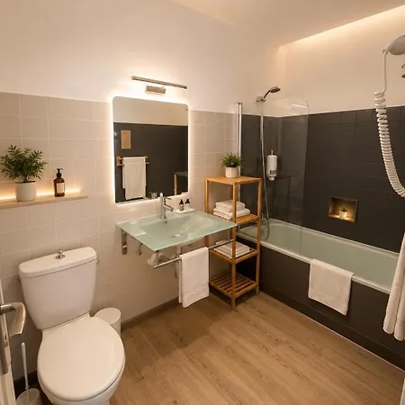 Le Canetois Hotel 2*