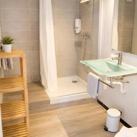 Le Canetois Hotel 2*