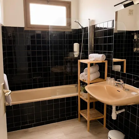 Hotel Le Canetois 2*